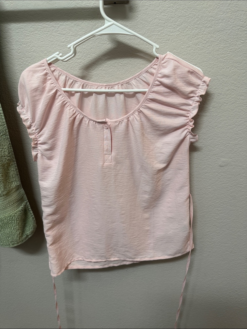 Light Pink Women's Short Sleeve Scoop Neck Top
